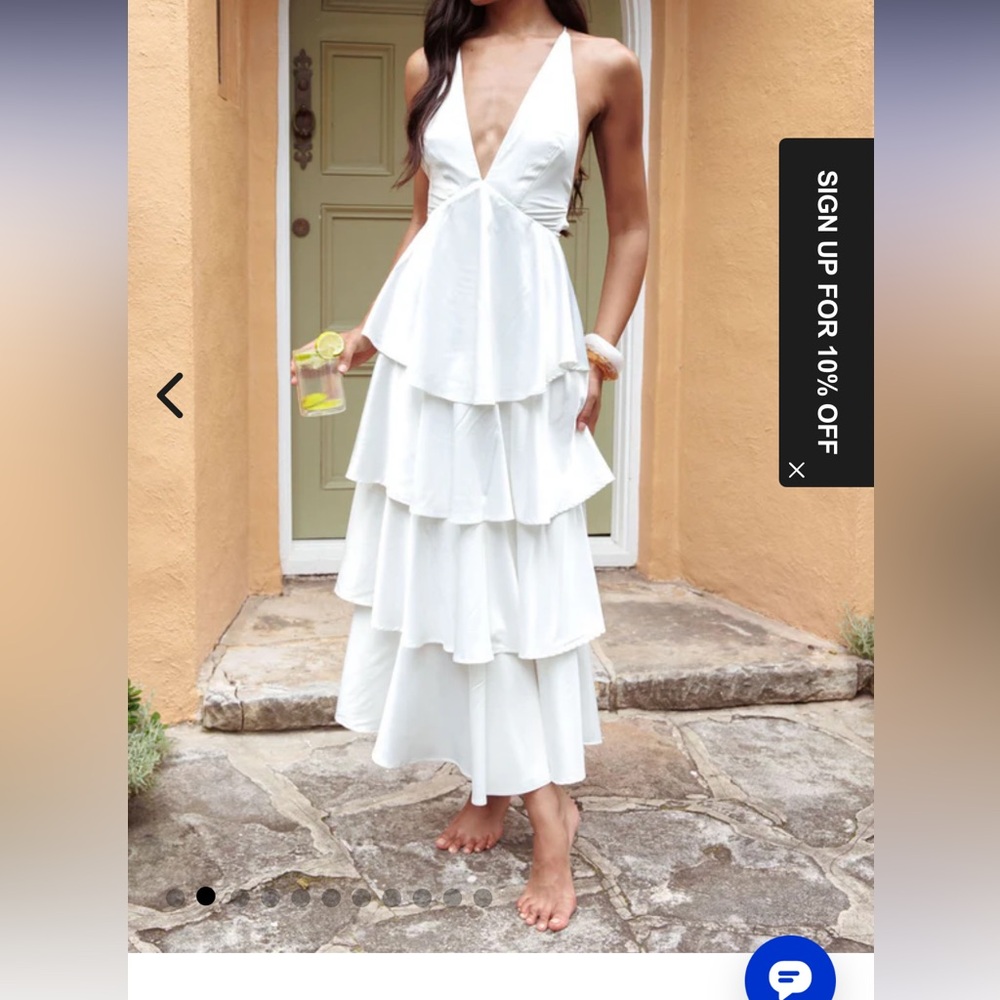 Selfie Leslie Elegant White Backless Dress